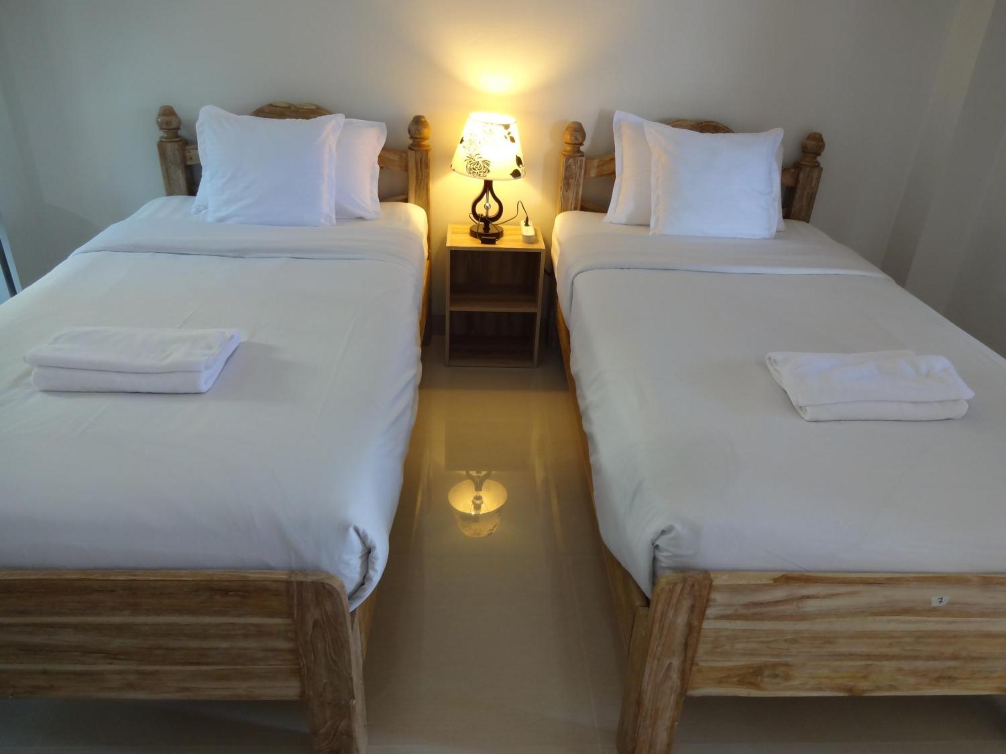 Rena House Chiang Mai Hotel Екстериор снимка
