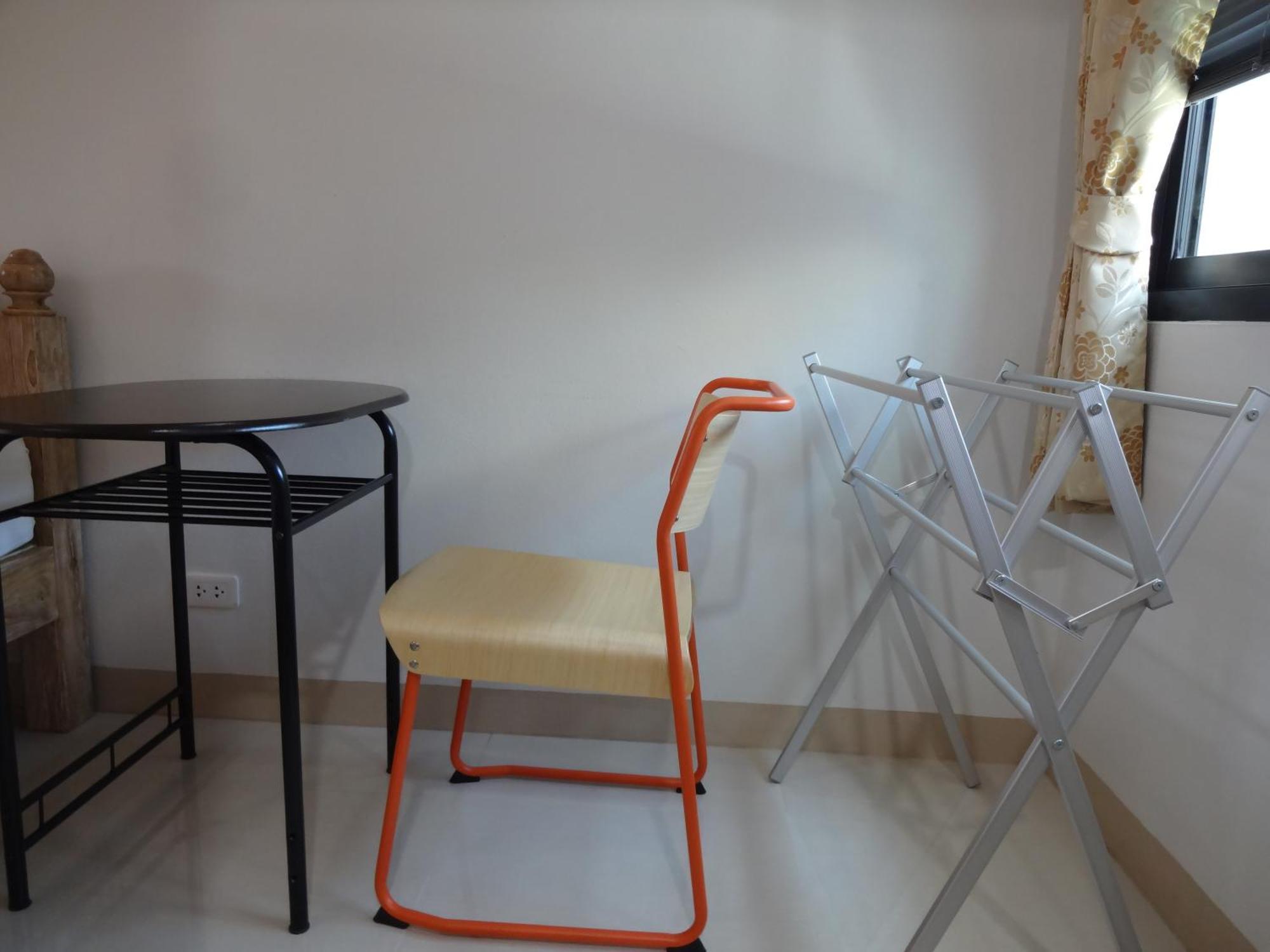Rena House Chiang Mai Hotel Екстериор снимка