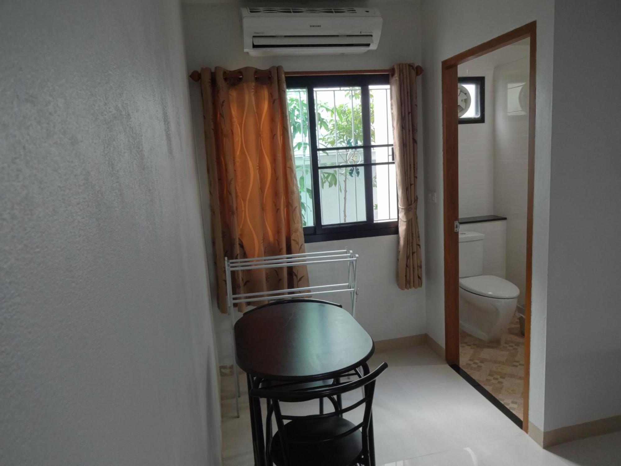 Rena House Chiang Mai Hotel Екстериор снимка