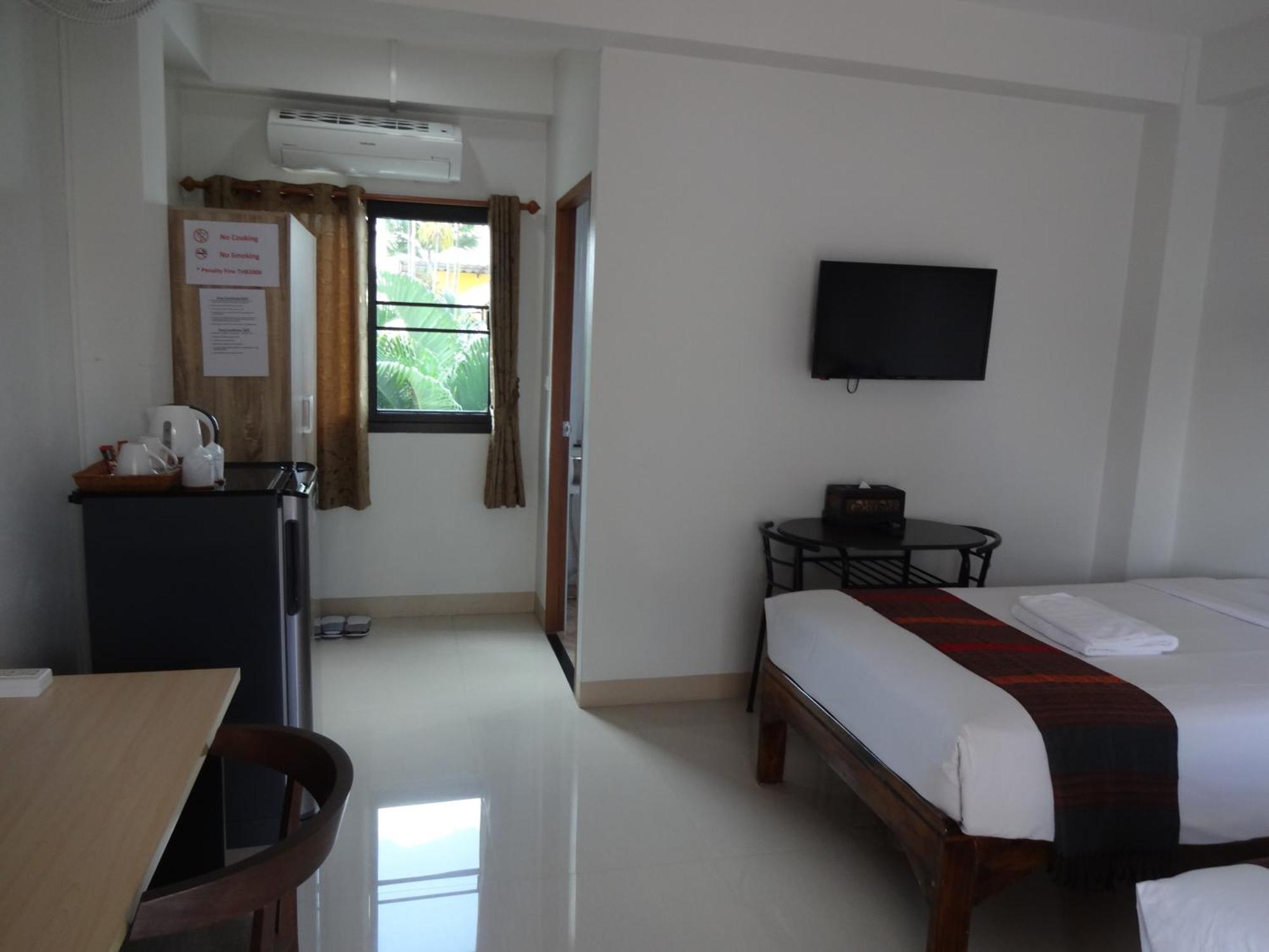 Rena House Chiang Mai Hotel Стая снимка