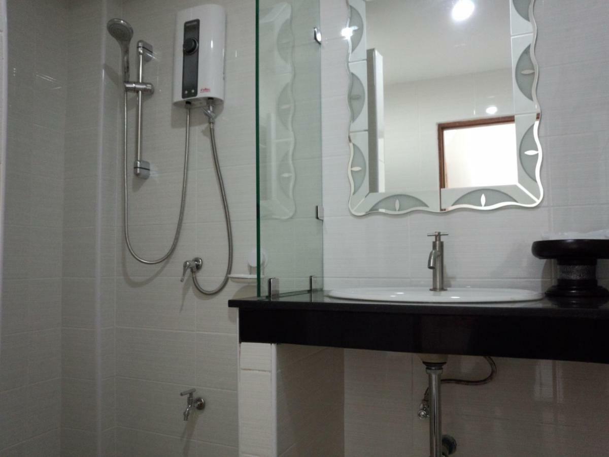 Rena House Chiang Mai Hotel Екстериор снимка