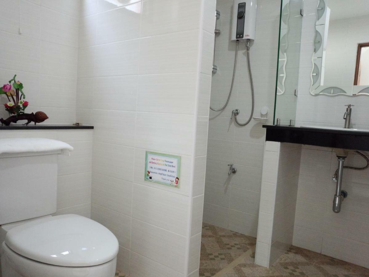 Rena House Chiang Mai Hotel Екстериор снимка