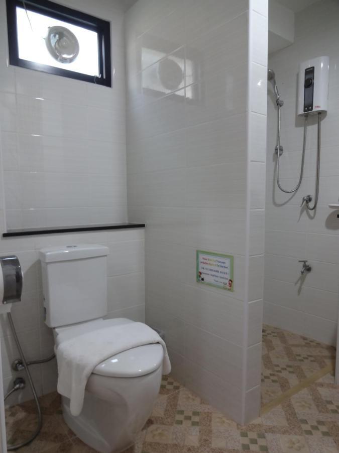 Rena House Chiang Mai Hotel Екстериор снимка
